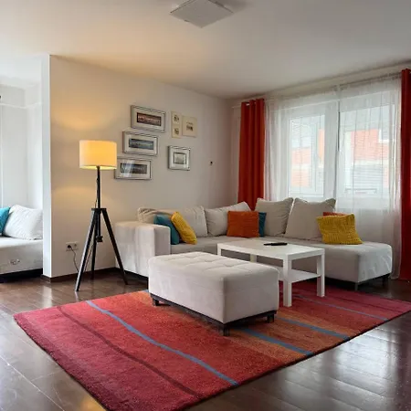 Z's Sunny Getaway Aparment アパート