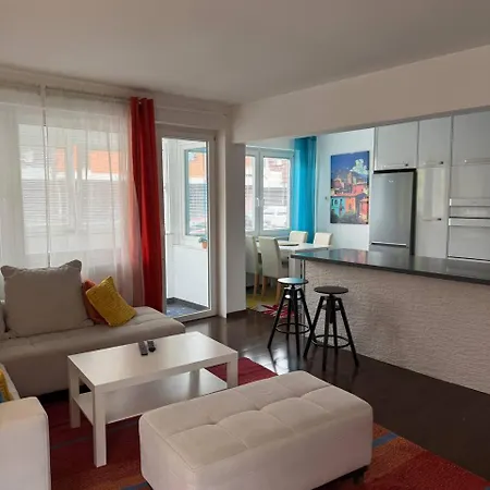 Z's Sunny Getaway Aparment *