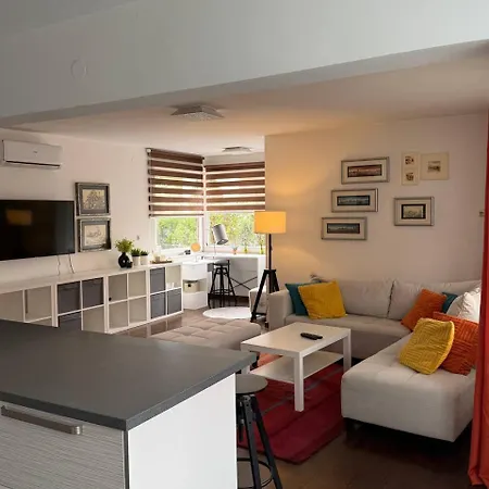 Z's Sunny Getaway Aparment * サラエヴォ